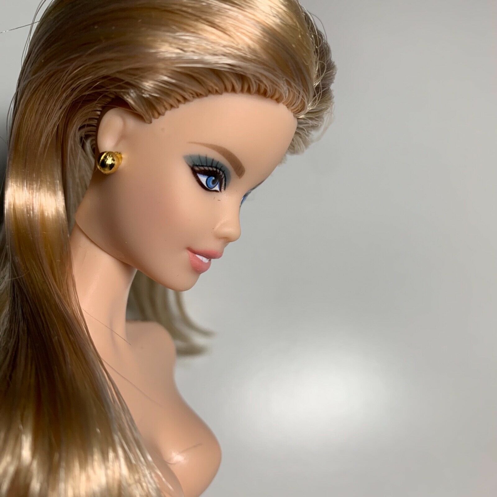 Barbie, Hudson Bay Company Barbie. Silver Label. Nude, Minty!!