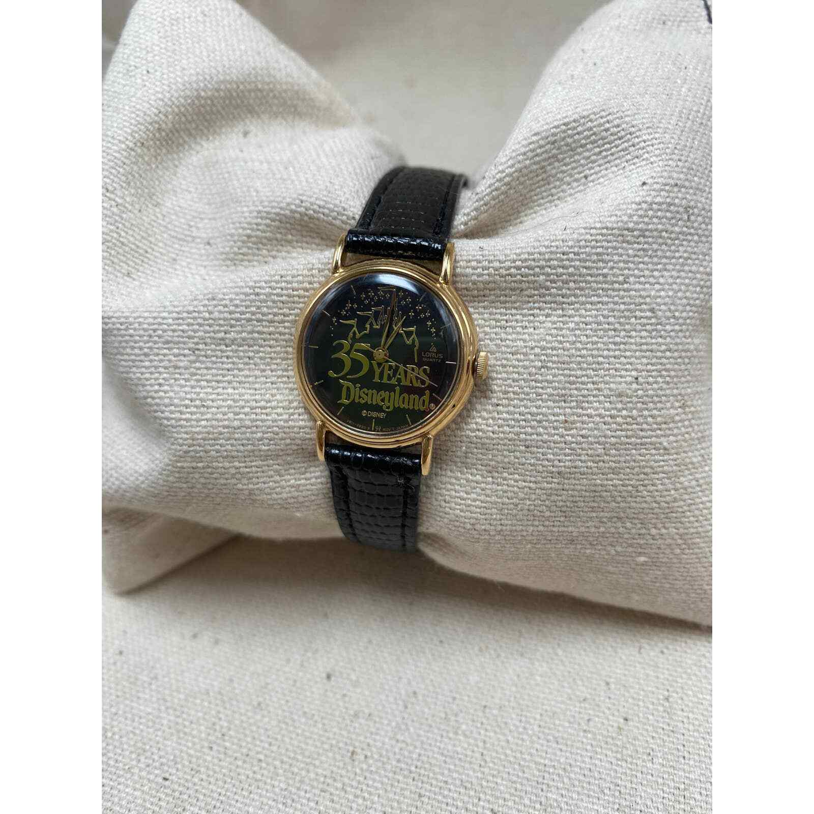 Lorus Quartz Disneyland 35th Anniversary Gold/black Watch Small 1990